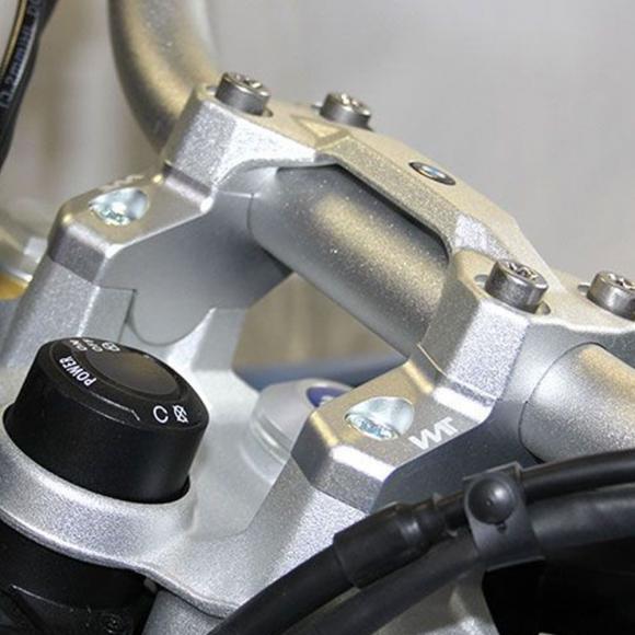 Elevador para manillar con desplazamiento para BMW F750GS y BMW F800GS 82024-)