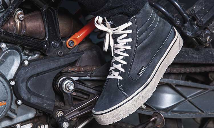 episodio Devastar balcón Zapatillas de moto: Combinación perfecta de seguridad y estilo - Tienda  MotoCenter Blog